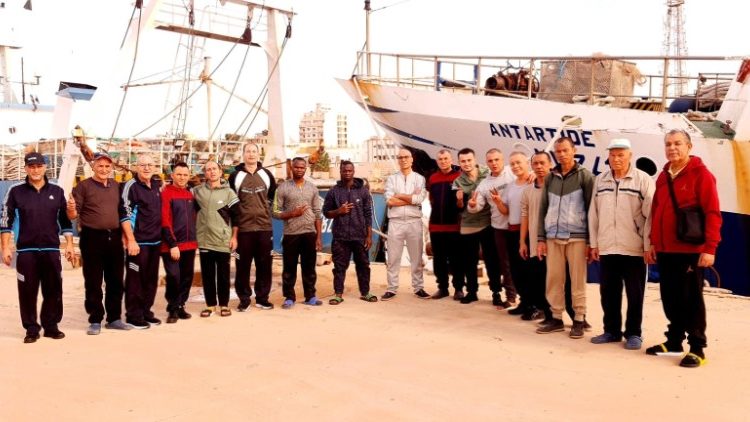 Uwolnienie 18 rybaków przetrzymywanych w Bengazi