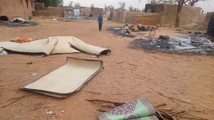 Un village du Niger près de la frontière malienne, après une attaque en janvier 2021. 