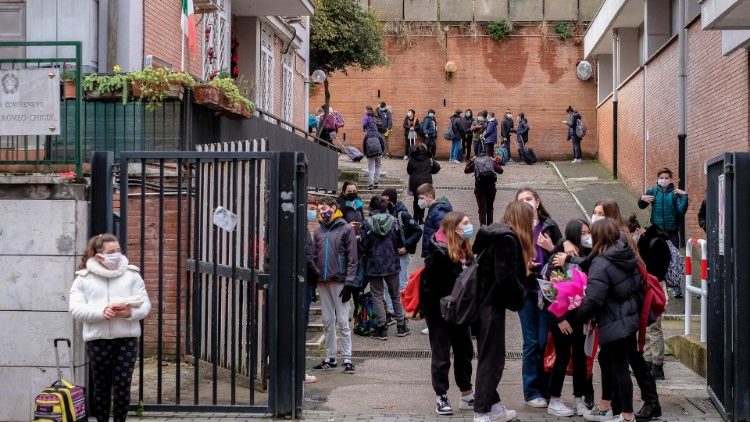 Watykan: szkoły w czasie pandemii są bezpieczne