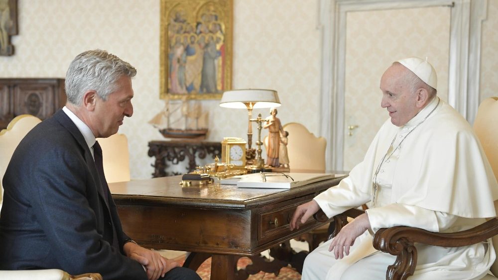 Papa: ha ricevuto in Vaticano Filippo Grandi dell'Unhcr