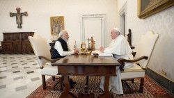 O Papa Francisco com o primeiro-ministro indiano, Narendra Modi