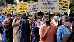 Protesto da comunidade cristã em Bangalore contra lei anti-conversão "The Karnataka Right to Freedom of Religion Bill 2021"