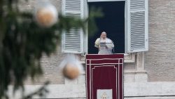 Папата Фрањо за време на молитвата Ангел Господов на 2 јануари 2022 година