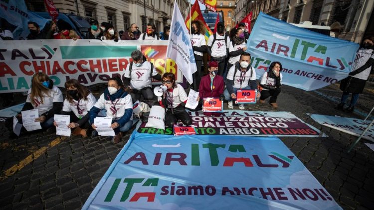 意大利航空的員工在羅馬靜坐示威
