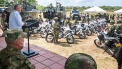 Presidente de Colombia Ivan Duque lanza operativo en Arauca escenario de una guerra entre las disidencias de las FARC y del ELN