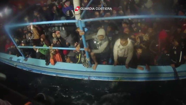 Z łodzi migrantów powstaną krzyże i skrzypce