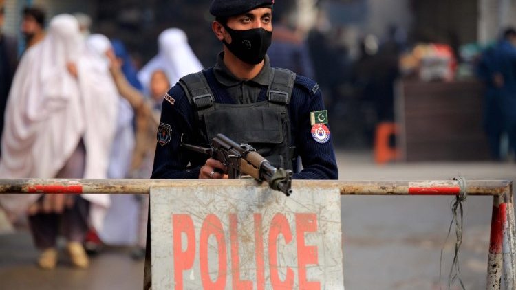 Seitdem die Taliban in Pakistan den Waffenstillstand mit der Regierung gebrochen hat, werden Kirchen und ihre Umgebung von der Polizei überwacht