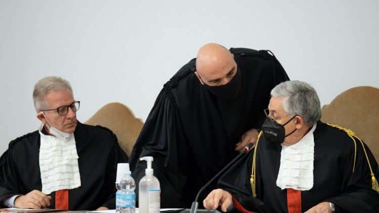 Una immagine dell'udienza del Processo sui presunti illeciti con i fondi della Segreteria di Stato 