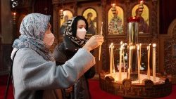 "Hoje eu gostaria de pedir a todos que têm a chance de ir à igreja: participem da divina liturgia", exortou o líder da Igreja Greco-Católica Ucraniana