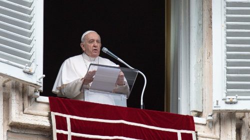 Angélus: le Pape enjoint à ne faire aucun compromis avec le mal
