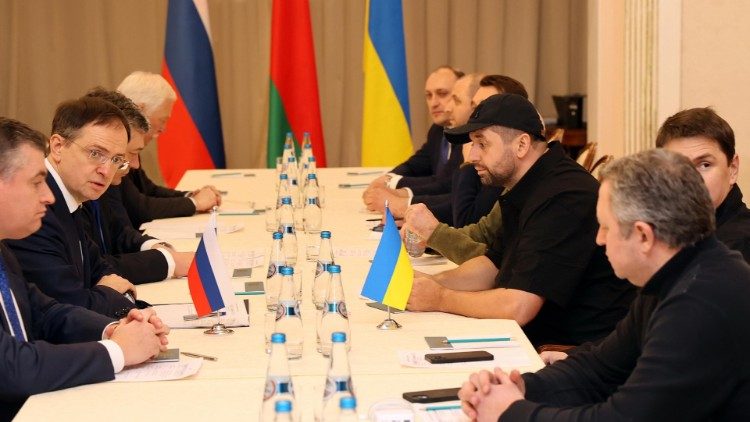 Ukrainian and Russian negotiators during the first round of talks in Belarus