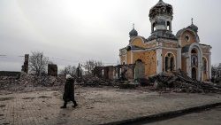Iglesia alcanzada por los ataques violentos de la guerra en Ucrania.