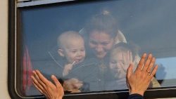 A Polônia tem acolhido muitas mães com filhos da Ucrânia