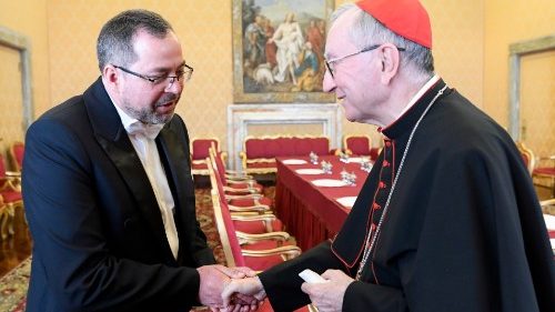 Le cardinal Parolin sur l'Ukraine: «toute escalade doit être évitée»