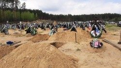 Abp Szewczuk: Ukraińcy pod okupacją kopią dla siebie masowe groby