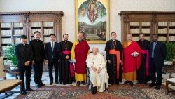 Встреча Папы с делегацией из Монголии (2022 г.) по случаю 30-летия дипломатических отношений