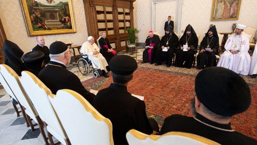 Pápež František s delegáciou zástupcov východných pravoslávnych cirkví (3. jún 2022)