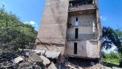 Zerbombtes Gebäude in der Ukraine