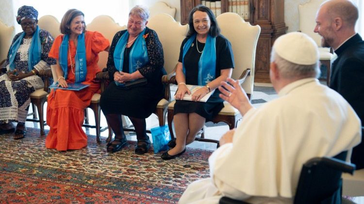 Adiencia del Papa a las integrantes del Consejo Ejecutivo de la UMOFC