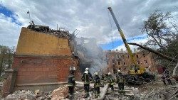 Kiev, bombardamenti russi a Sloviansk, 3 persone sotto macerie