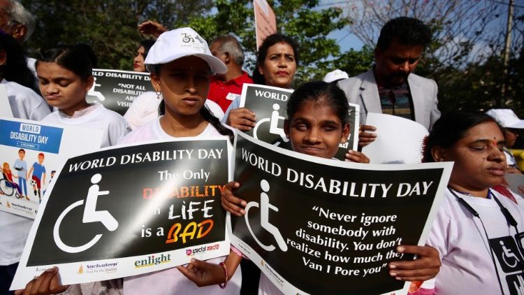 बैगलुरु में दिव्यांग व्यक्तियों के अंतर्राष्ट्रीय दिवस पर प्रदर्शन