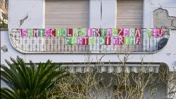 Desde un balcón en la isla de Ischia, el texto Casamicciola se levantará más que antes