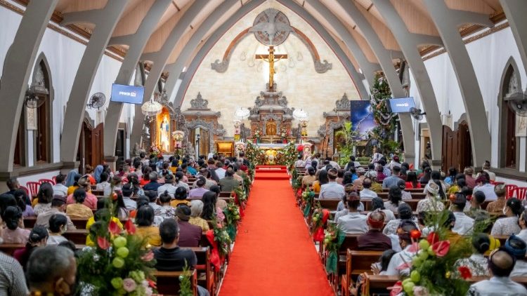 Thánh lễ đêm Giáng Sinh năm 2022 tại một nhà thờ ở Indonesia