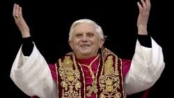 Odejście Benedykta XVI, pokornego robotnika w winnicy Pańskiej