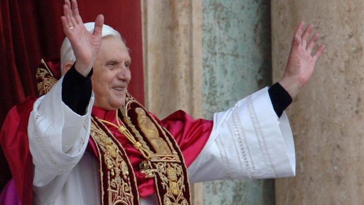 Papa Mstaafu Benedikto XVI : Katekesimu ya Kanisa Katoliki