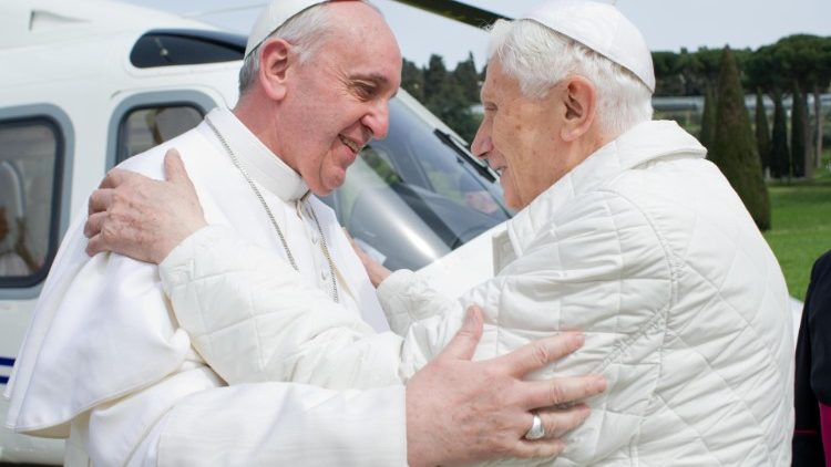 Erste Begegnung des Papstes mit seinem Vorgänger 2013