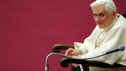 Xuereb: Benedetto XVI un padre buono, esempio per tutti di santità e semplicità