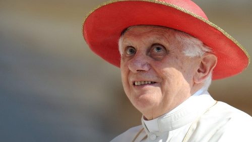 Live auf unserer fb-Seite: Gedenkmesse für Benedikt XVI.