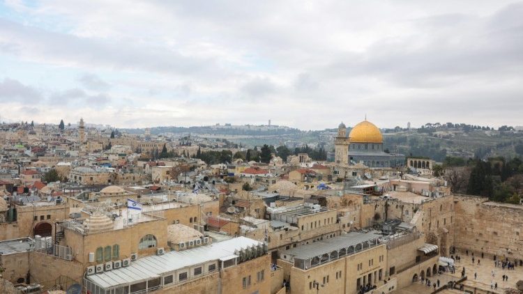 Blick auf Jerusalems Altstadt mit der Klagemauer und dem Tempelberg