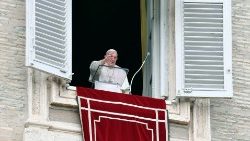 Papa Francesco all'Angelus dell'8 gennaio 2023