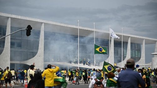 Les évêques du Brésil condamnent les violences à Brasilia