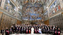 البابا فرنسيس خلال لقائه أعضاء السلك الدبلوماسي المعتمد لدى الكرسي الرسولي ٩ كانون الثاني يناير ٢٠٢٣