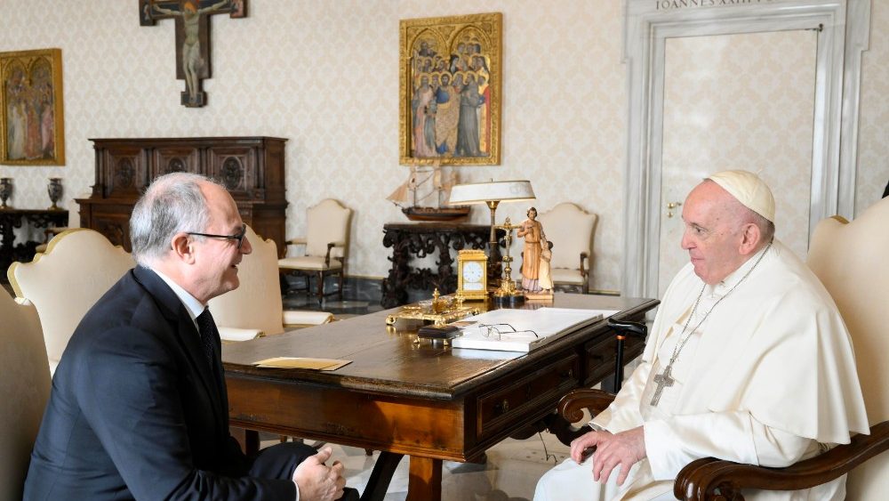 Papa: ha incontrato il sindaco di Roma Gualtieri