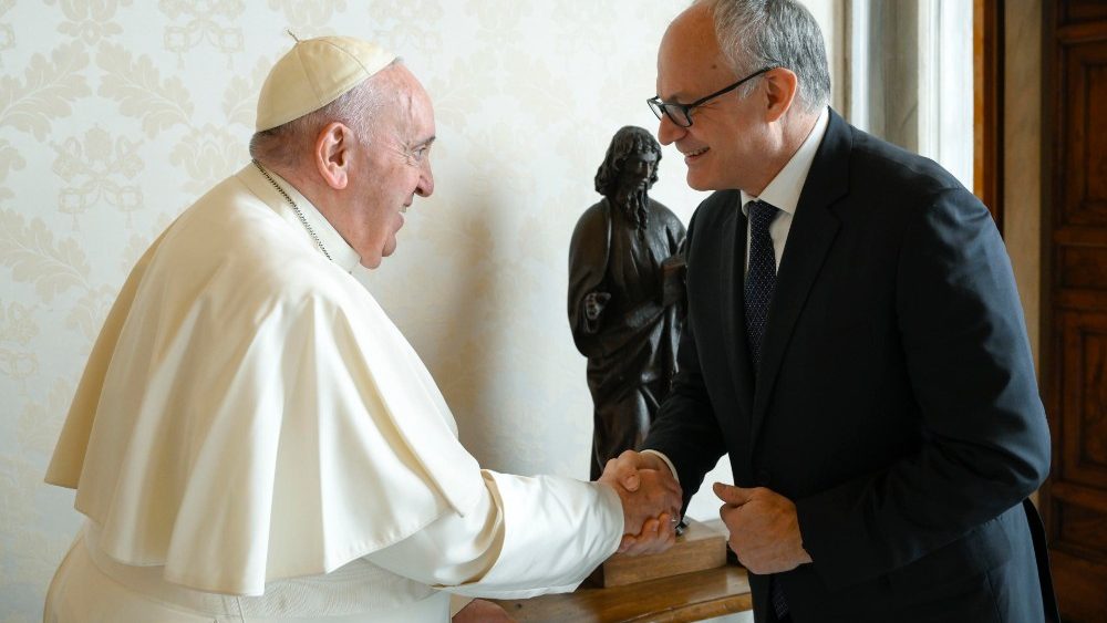 Papa: ha incontrato il sindaco di Roma Gualtieri