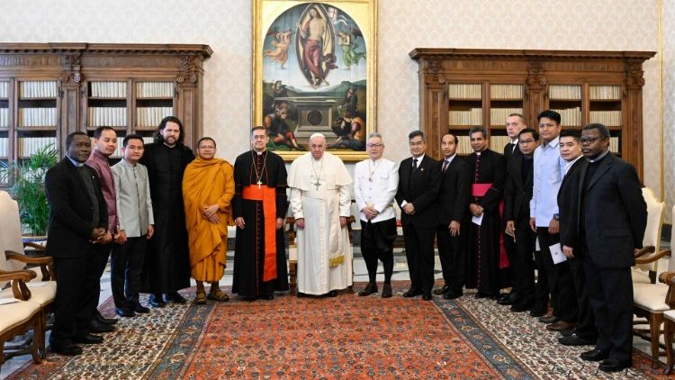 A kambodzsai buddhista delegáció a pápánál 