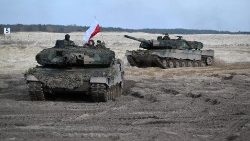 Carri armati Leopard in servizio in Polonia. Varsavia ne vorrebbe inviare 14 a Kiev