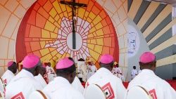 Papa: pi� di un milione di fedeli alla messa a Kinshasa