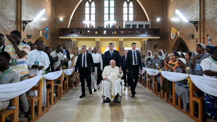 Rencontre du Pape François avec les personnes consacrées, prêtres, diacres et séminaristes, en la Cathédrale Notre Dame du Congo, le 2 février 2023, à l’occasion du 40ème voyage apostolique du Saint Père en République Démocratique du Congo, du 31 janvier au 3 février 2023.