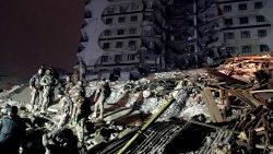 Silovit potres je v noči na ponedeljek, 6. februarja 2023, prizadel v jugovzhodni Turčiji ter v severozahodni Siriji.