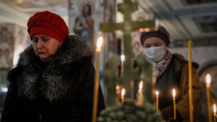 Donne in preghiera in Ucraina