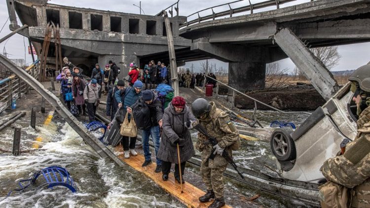 A Kiev, un pont détruit par les missiles, le 21 février 2023. 
