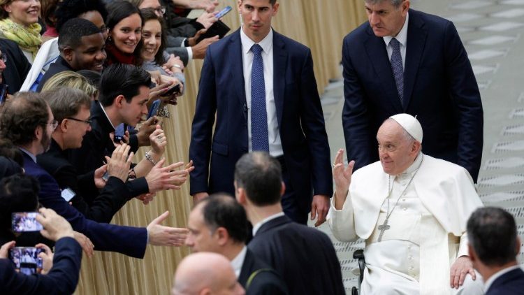 Ojciec Święty Franciszek na spotkaniu z członkami społeczności akademickiej papieskich uniwersytetów w Rzymie, 25 lutego 2023