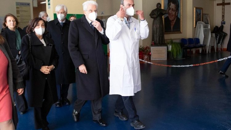 Il presidente italiano nell'Ospedale San Giovanni di Dio di Crotone