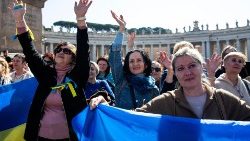 Ukrajinští poutníci na náměstí sv. Petra
