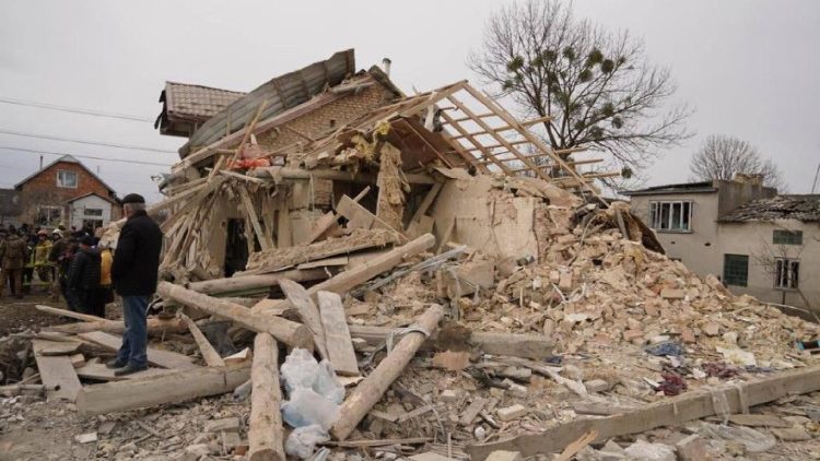 Casa destruída na Ucrânia