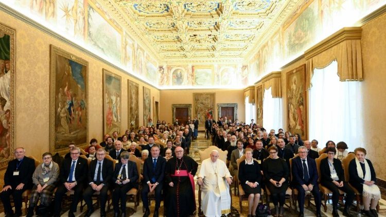 Papa incontra Fraterna Domus által szervezett konferencia résztvevőit fogadta